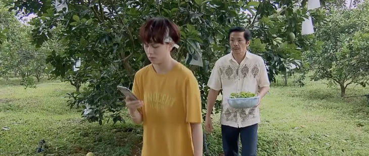 Những ngày không quên - Tập 30: Chỉ một phút bất cẩn, Dương đã bị bố Sơn hỏi về Vy - Ảnh 1. Những ngày không quên - Tập 30: Chỉ một phút bất cẩn, Dương đã bị bố Sơn hỏi về Vy - Ảnh 1.