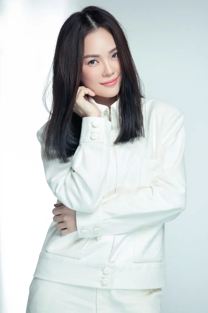 Bị nói nhái phong cách Song Hye Kyo, Dương Cẩm Lynh lên tiếng - Ảnh 2. Bị nói nhái phong cách Song Hye Kyo, Dương Cẩm Lynh lên tiếng - Ảnh 2.
