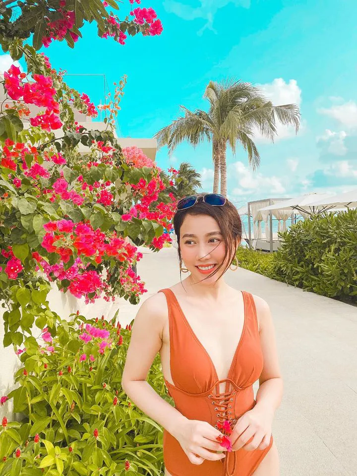Hình ảnh hiếm có trong phim Việt khi các nữ diễn viên diện bikini - Ảnh 12. Hình ảnh hiếm có trong phim Việt khi các nữ diễn viên diện bikini - Ảnh 12.