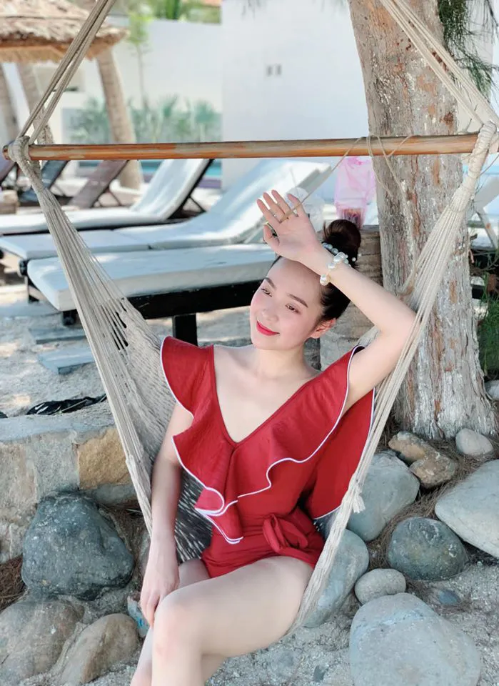 Hình ảnh hiếm có trong phim Việt khi các nữ diễn viên diện bikini - Ảnh 16. Hình ảnh hiếm có trong phim Việt khi các nữ diễn viên diện bikini - Ảnh 16.