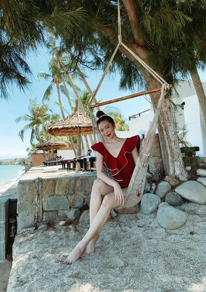 Hình ảnh hiếm có trong phim Việt khi các nữ diễn viên diện bikini - Ảnh 15. Hình ảnh hiếm có trong phim Việt khi các nữ diễn viên diện bikini - Ảnh 15.