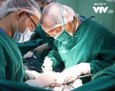Giành lại cuộc sống cho bệnh nhân ung thư gan qua 2 cuộc phẫu thuật liên tiếp - Ảnh 1. Giành lại cuộc sống cho bệnh nhân ung thư gan qua 2 cuộc phẫu thuật liên tiếp - Ảnh 1.