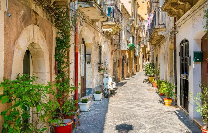 Hậu COVID-19, đảo Sicily (Italy) hỗ trợ nửa giá vé máy bay cho du khách - Ảnh 2. Hậu COVID-19, đảo Sicily (Italy) hỗ trợ nửa giá vé máy bay cho du khách - Ảnh 2.