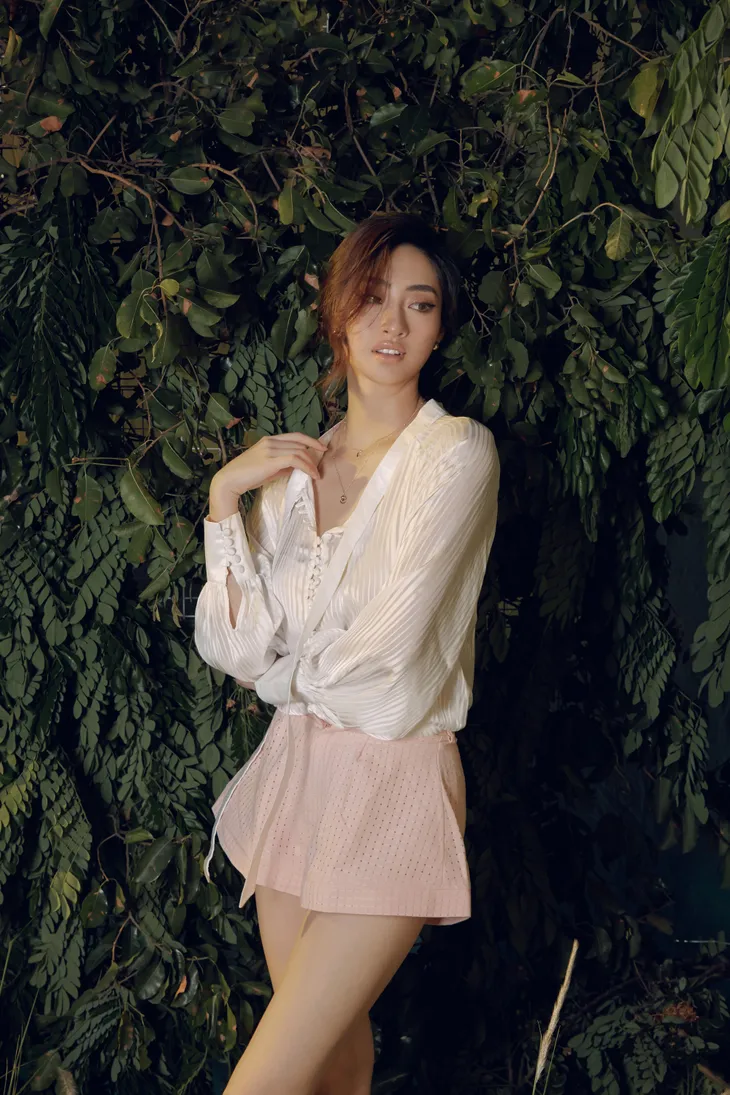 Sau Miss World, Lương Thùy Linh tiếp tục đi thi Miss International 2020? - Ảnh 5. Sau Miss World, Lương Thùy Linh tiếp tục đi thi Miss International 2020? - Ảnh 5.