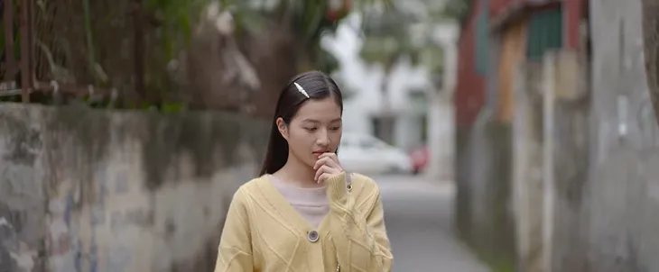 Nhà trọ Balanha - Tập 27: Chết cười màn tranh thủ hôn trên xe bus của Lâm - Hân - Ảnh 6. Nhà trọ Balanha - Tập 27: Chết cười màn tranh thủ hôn trên xe bus của Lâm - Hân - Ảnh 6.