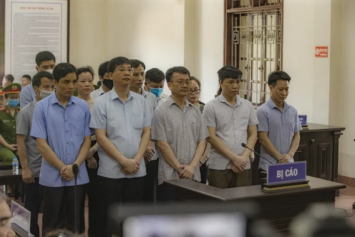 Gian lận thi cử: Tâm lý nể nang, ngại cấp trên là có thật! - Ảnh 1. Gian lận thi cử: Tâm lý nể nang, ngại cấp trên là có thật! - Ảnh 1.