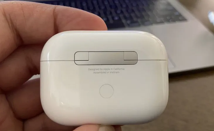 Nóng: Xuất hiện hình ảnh đầu tiên của AirPods Pro sản xuất ở Việt Nam - Ảnh 1. Nóng: Xuất hiện hình ảnh đầu tiên của AirPods Pro sản xuất ở Việt Nam - Ảnh 1.