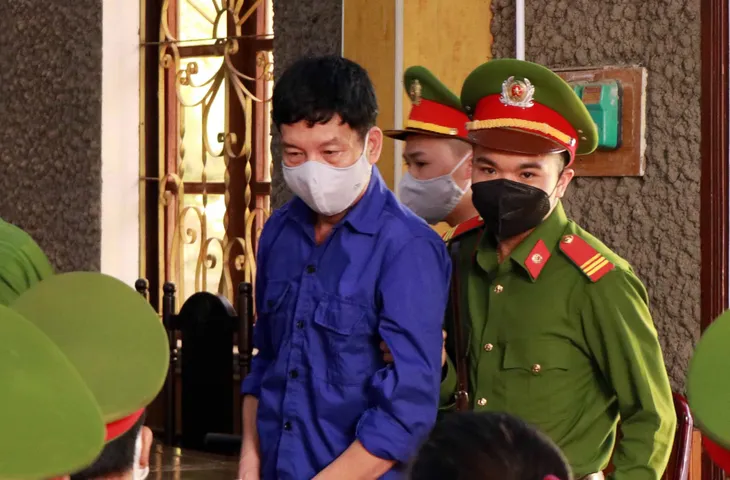 Cán bộ giáo dục nhận tiền nâng điểm tại Sơn La bị truy tố tới án tử hình - Ảnh 6. Cán bộ giáo dục nhận tiền nâng điểm tại Sơn La bị truy tố tới án tử hình - Ảnh 6.
