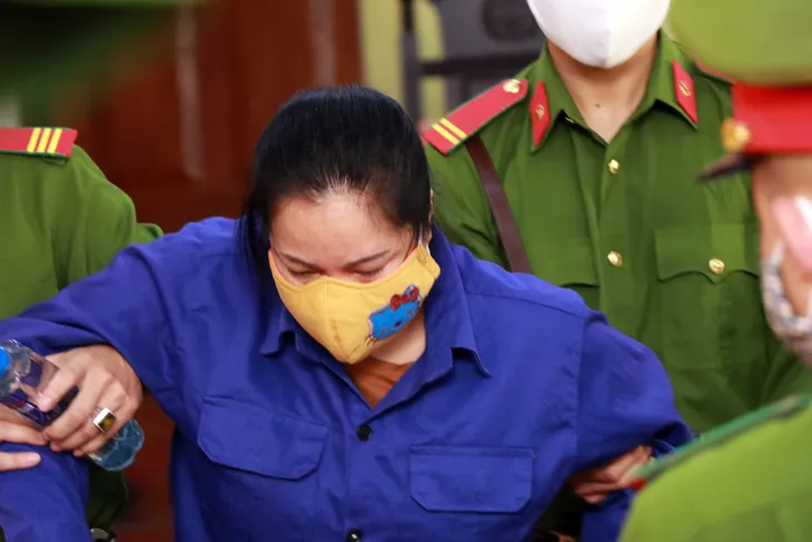 Cán bộ giáo dục nhận tiền nâng điểm tại Sơn La bị truy tố tới án tử hình - Ảnh 7. Cán bộ giáo dục nhận tiền nâng điểm tại Sơn La bị truy tố tới án tử hình - Ảnh 7.