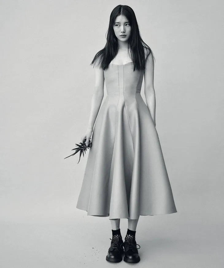 Suzy quý phái khác thường trên Vogue - Ảnh 8. Suzy quý phái khác thường trên Vogue - Ảnh 8.