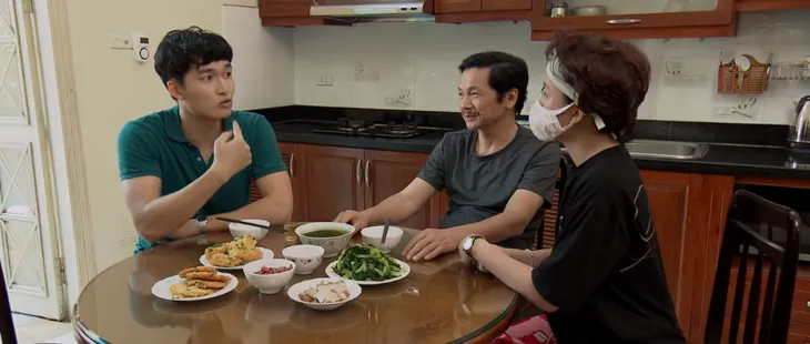 Những ngày không quên - Tập 35: Dương xoăn (Bảo Hân) bịt khẩu trang khi ăn để giảm cân - Ảnh 1. Những ngày không quên - Tập 35: Dương xoăn (Bảo Hân) bịt khẩu trang khi ăn để giảm cân - Ảnh 1.