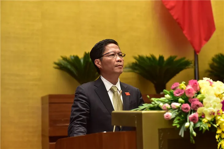 Găm xăng chờ tăng giá: Nhân viên bán nhỏ giọt, trả lời sếp đi vắng - Ảnh 2. Găm xăng chờ tăng giá: Nhân viên bán nhỏ giọt, trả lời sếp đi vắng - Ảnh 2.