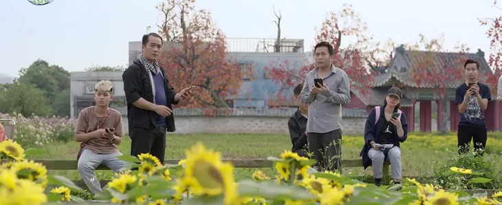 Nhà trọ Balanha - Tập 30: Kim lộ clip nhạy cảm, cả đoàn phim và công ty Nhiên nháo nhào - Ảnh 1. Nhà trọ Balanha - Tập 30: Kim lộ clip nhạy cảm, cả đoàn phim và công ty Nhiên nháo nhào - Ảnh 1.