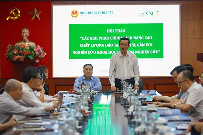 Nâng cao chất lượng đào tạo tiến sĩ: Phải “làm tiến sĩ” thay vì “học tiến sĩ” - Ảnh 1. Nâng cao chất lượng đào tạo tiến sĩ: Phải “làm tiến sĩ” thay vì “học tiến sĩ” - Ảnh 1.