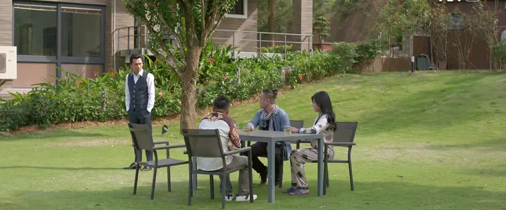 Nhà trọ Balanha - Tập 30: Vì sao Bách phải nhận là nam chính trong clip nóng của Kim? - Ảnh 8. Nhà trọ Balanha - Tập 30: Vì sao Bách phải nhận là nam chính trong clip nóng của Kim? - Ảnh 8.