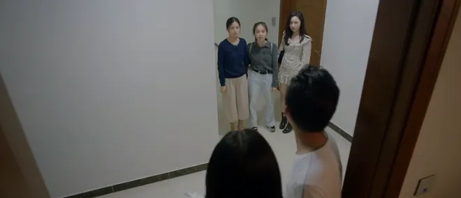 Nhà trọ Balanha - Tập 31: Đuổi hết mọi người đi, Lâm nhận ra mình chẳng tốt hơn ai cả - Ảnh 4. Nhà trọ Balanha - Tập 31: Đuổi hết mọi người đi, Lâm nhận ra mình chẳng tốt hơn ai cả - Ảnh 4.