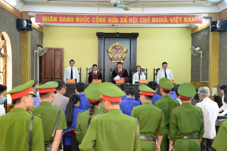Vụ gian lận thi ở Sơn La: Cựu Phó Giám đốc Sở GD-ĐT lĩnh án 9 năm tù - Ảnh 1. Vụ gian lận thi ở Sơn La: Cựu Phó Giám đốc Sở GD-ĐT lĩnh án 9 năm tù - Ảnh 1.