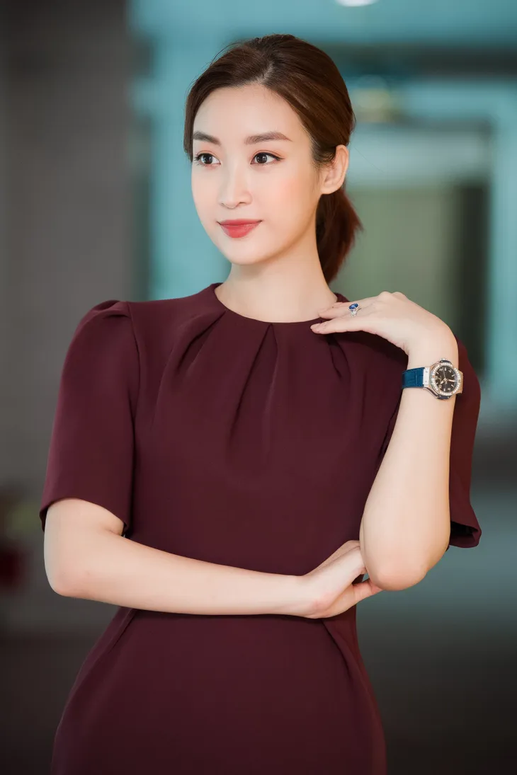 Hoa hậu Đỗ Mỹ Linh đầy tự tin trở lại với Bản tin Tiêu dùng 24h - Ảnh 8. Hoa hậu Đỗ Mỹ Linh đầy tự tin trở lại với Bản tin Tiêu dùng 24h - Ảnh 8.