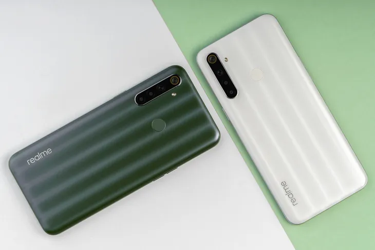 Cận cảnh Realme 6i: Chip Helio G80, mặt lưng phá cách, giá từ 4,99 triệu đồng - Ảnh 2. Cận cảnh Realme 6i: Chip Helio G80, mặt lưng phá cách, giá từ 4,99 triệu đồng - Ảnh 2.