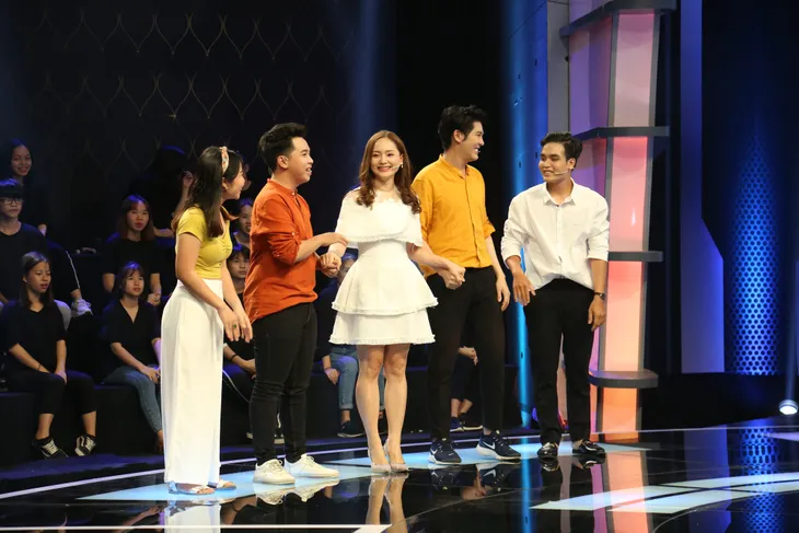 Chọn đâu cho đúng: Diễn viên Lan Phương đỏ mặt vì bị MC Đại Nghĩa tiết lộ “thâm cung bí sử” - Ảnh 3. Chọn đâu cho đúng: Diễn viên Lan Phương đỏ mặt vì bị MC Đại Nghĩa tiết lộ “thâm cung bí sử” - Ảnh 3.