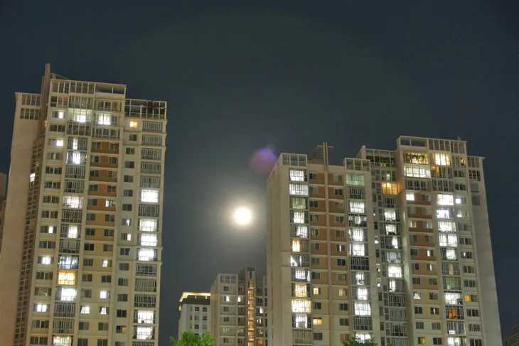 Ngắm Siêu Trăng hoa - Siêu Trăng cuối cùng của năm 2020 tại Việt Nam - Ảnh 5. Ngắm Siêu Trăng hoa - Siêu Trăng cuối cùng của năm 2020 tại Việt Nam - Ảnh 5.