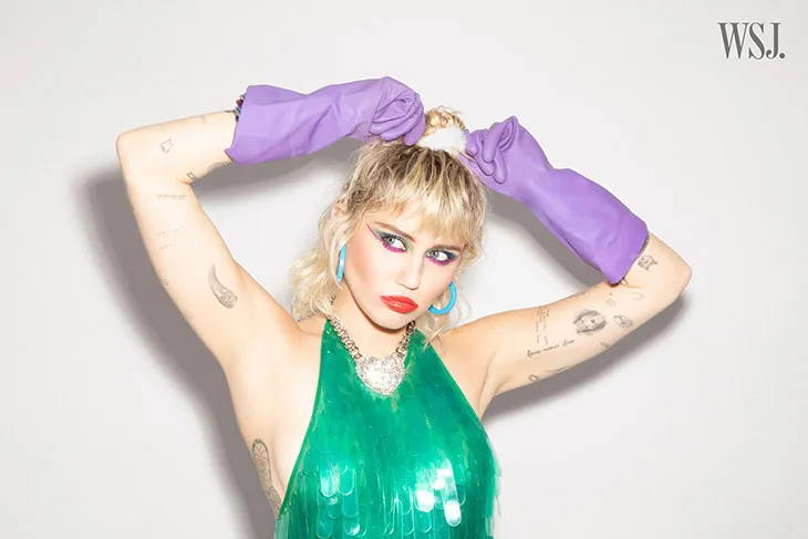 Hậu ly hôn, Miley Cyrus quay lại với hình ảnh quậy phá và ngỗ ngược - Ảnh 7. Hậu ly hôn, Miley Cyrus quay lại với hình ảnh quậy phá và ngỗ ngược - Ảnh 7.