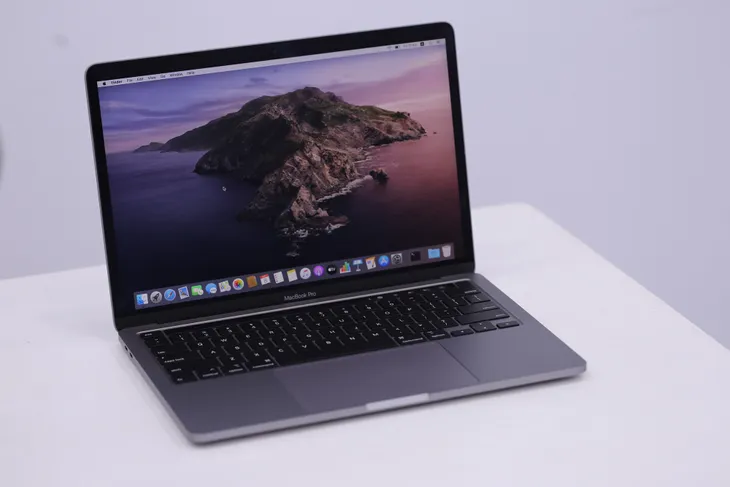 Macbook Pro 13 inch 2020 đầu tiên về Việt Nam giá 41,8 triệu - Ảnh 2. Macbook Pro 13 inch 2020 đầu tiên về Việt Nam giá 41,8 triệu - Ảnh 2.