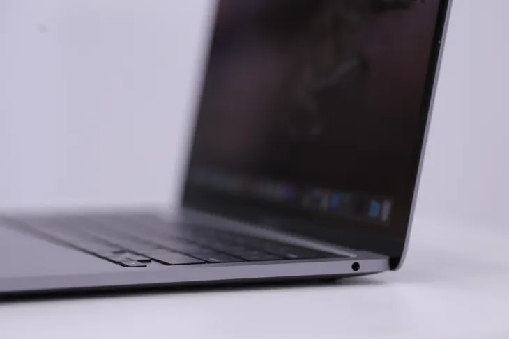 Macbook Pro 13 inch 2020 đầu tiên về Việt Nam giá 41,8 triệu - Ảnh 7. Macbook Pro 13 inch 2020 đầu tiên về Việt Nam giá 41,8 triệu - Ảnh 7.