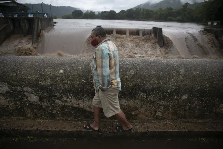 Bão Amanda đổ bộ El Salvador, ít nhất 8 người thiệt mạng - Ảnh 5. Bão Amanda đổ bộ El Salvador, ít nhất 8 người thiệt mạng - Ảnh 5.