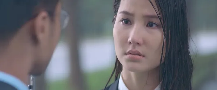 Tình yêu và tham vọng - Tập 21: Minh đứng từ xa nhìn Sơn ôm Linh vào lòng - Ảnh 2.