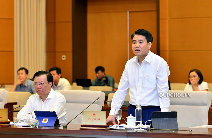 Hà Nội đề xuất giữ tiền thoái vốn DN để tự làm 2 tuyến đường sắt đô thị hơn 100.000 tỷ đồng - Ảnh 1. Hà Nội đề xuất giữ tiền thoái vốn DN để tự làm 2 tuyến đường sắt đô thị hơn 100.000 tỷ đồng - Ảnh 1.
