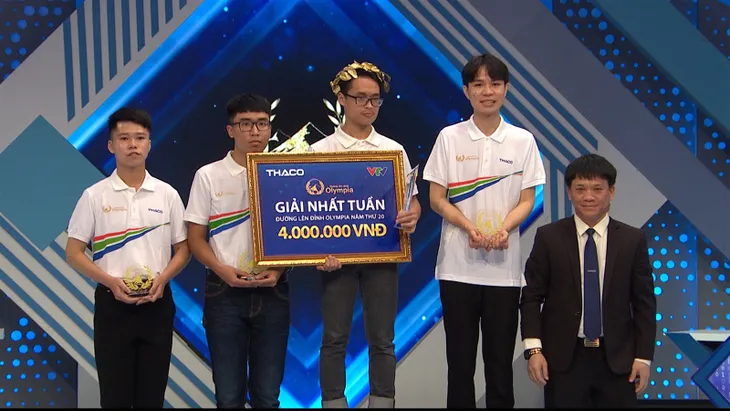 Nữ sinh gây sốt hơn cả chủ nhân vòng nguyệt quế Đường lên đỉnh Olympia - Ảnh 7. Nữ sinh gây sốt hơn cả chủ nhân vòng nguyệt quế Đường lên đỉnh Olympia - Ảnh 7.
