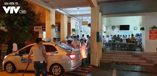 3 người chết, 2 người gãy chân, 1 người chấn thương sọ não trong vụ sập nhà xưởng ở Vĩnh Phúc - Ảnh 5. 3 người chết, 2 người gãy chân, 1 người chấn thương sọ não trong vụ sập nhà xưởng ở Vĩnh Phúc - Ảnh 5.