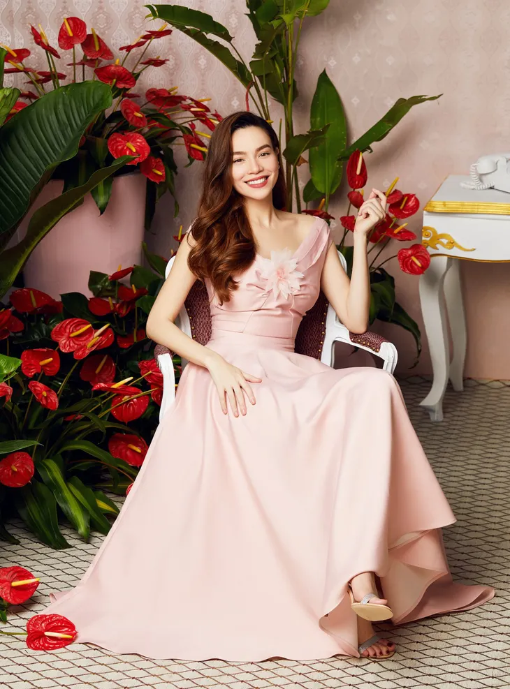 Hồ Ngọc Hà mang bầu vẫn diện giày cao gót và đồ bó, đẹp rạng ngời - Ảnh 8. Hồ Ngọc Hà mang bầu vẫn diện giày cao gót và đồ bó, đẹp rạng ngời - Ảnh 8.