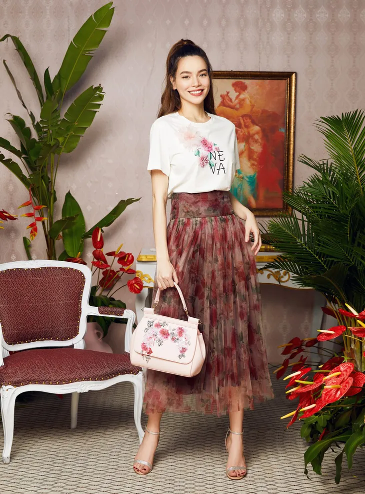 Hồ Ngọc Hà mang bầu vẫn diện giày cao gót và đồ bó, đẹp rạng ngời - Ảnh 9. Hồ Ngọc Hà mang bầu vẫn diện giày cao gót và đồ bó, đẹp rạng ngời - Ảnh 9.