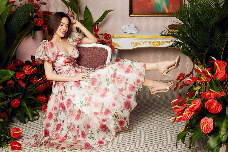 Hồ Ngọc Hà mang bầu vẫn diện giày cao gót và đồ bó, đẹp rạng ngời - Ảnh 11. Hồ Ngọc Hà mang bầu vẫn diện giày cao gót và đồ bó, đẹp rạng ngời - Ảnh 11.