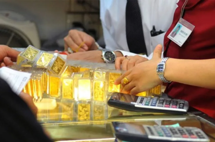 Giá vàng tăng mạnh, áp sát mốc 49 triệu đồng/lượng - Ảnh 1. Giá vàng tăng mạnh, áp sát mốc 49 triệu đồng/lượng - Ảnh 1.