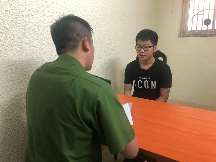 Hà Nội: Bắt giữ nhóm 7 quái xế làm một người phụ nữ phải đi cấp cứu - Ảnh 2. Hà Nội: Bắt giữ nhóm 7 quái xế làm một người phụ nữ phải đi cấp cứu - Ảnh 2.