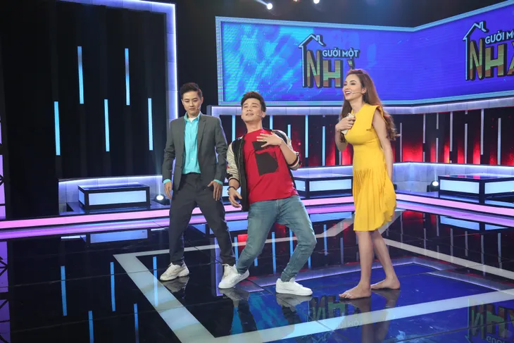 Hoa hậu Diễm Hương ra về trắng tay, nghi ngờ Chí Thiện được nhắc bài chơi gameshow - Ảnh 4. Hoa hậu Diễm Hương ra về trắng tay, nghi ngờ Chí Thiện được nhắc bài chơi gameshow - Ảnh 4.