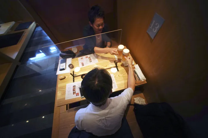 Nhật Bản đối mặt nguy cơ tái bùng phát dịch COVID-19 cao nhất - Ảnh 1. Nhật Bản đối mặt nguy cơ tái bùng phát dịch COVID-19 cao nhất - Ảnh 1.