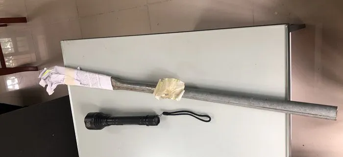 Khát tiền chơi điện tử, 3 thanh niên chặn xe người đi đường cướp tài sản - Ảnh 1. Khát tiền chơi điện tử, 3 thanh niên chặn xe người đi đường cướp tài sản - Ảnh 1.