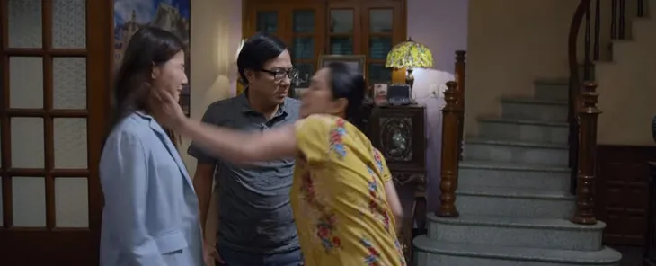 Tình yêu và tham vọng - Tập 26: Ăn tát từ mẹ kế, Linh còn bị gọi là đồ nghiệt chủng - Ảnh 3. Tình yêu và tham vọng - Tập 26: Ăn tát từ mẹ kế, Linh còn bị gọi là đồ nghiệt chủng - Ảnh 3.
