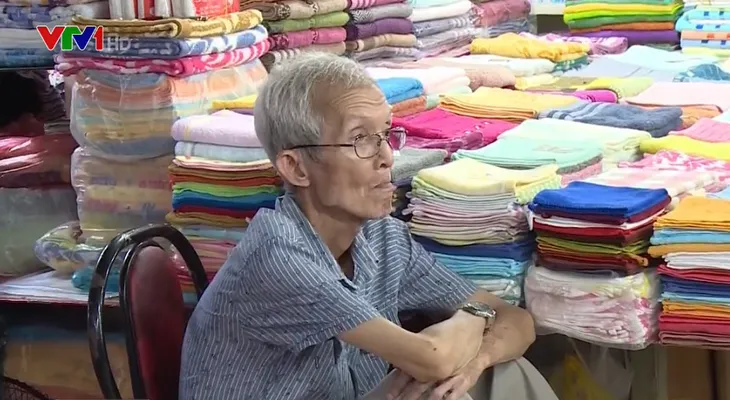 Chợ Bến Thành vườn không, nhà trống thời hậu COVID-19 - Ảnh 2. Chợ Bến Thành vườn không, nhà trống thời hậu COVID-19 - Ảnh 2.