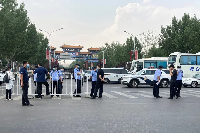 Chợ truyền thống - Ổ dịch tiềm tàng khiến COVID-19 bùng phát - Ảnh 2. Chợ truyền thống - Ổ dịch tiềm tàng khiến COVID-19 bùng phát - Ảnh 2.