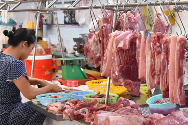 Từ 16/6, giá bán thịt lợn bình ổn tăng cao nhất 29.000 đồng/kg - Ảnh 1. Từ 16/6, giá bán thịt lợn bình ổn tăng cao nhất 29.000 đồng/kg - Ảnh 1.