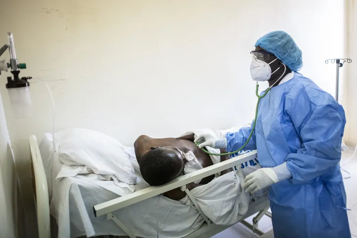 Hơn 8,2 triệu người mắc COVID-19 trên toàn cầu, Brazil có số người nhiễm bệnh trong ngày cao kỷ lục - Ảnh 1. Hơn 8,2 triệu người mắc COVID-19 trên toàn cầu, Brazil có số người nhiễm bệnh trong ngày cao kỷ lục - Ảnh 1.