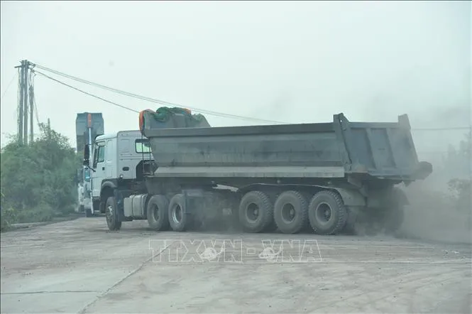 Kiểm soát xe quá tải từ đầu nguồn - Ảnh 1. Kiểm soát xe quá tải từ đầu nguồn - Ảnh 1.