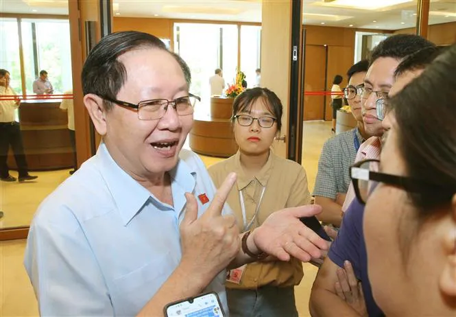 Bộ Nội vụ sẽ làm rõ việc Phó Chủ tịch tỉnh Thái Bình thăng tiến thần tốc - Ảnh 1. Bộ Nội vụ sẽ làm rõ việc Phó Chủ tịch tỉnh Thái Bình thăng tiến thần tốc - Ảnh 1.