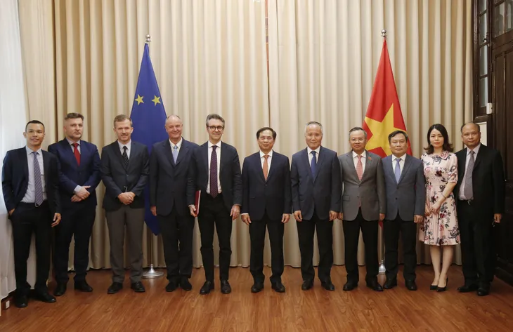 Việt Nam phối hợp với EU sớm đưa Hiệp định EVFTA có hiệu lực - Ảnh 1. Việt Nam phối hợp với EU sớm đưa Hiệp định EVFTA có hiệu lực - Ảnh 1.