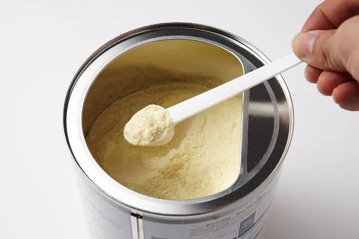 Lo ngại COVID-19, dân Trung Quốc đổ xô đi mua sữa bột nhập ngoại - Ảnh 1. Lo ngại COVID-19, dân Trung Quốc đổ xô đi mua sữa bột nhập ngoại - Ảnh 1.